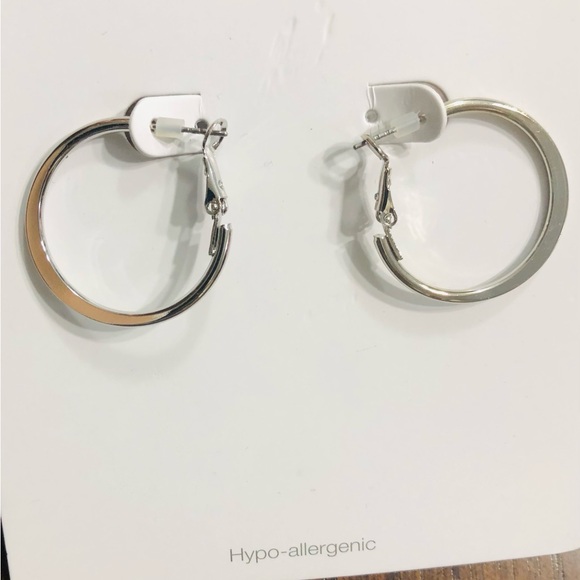 Hoop earrings silver tones hypoallergenic. - Picture 3 of 6